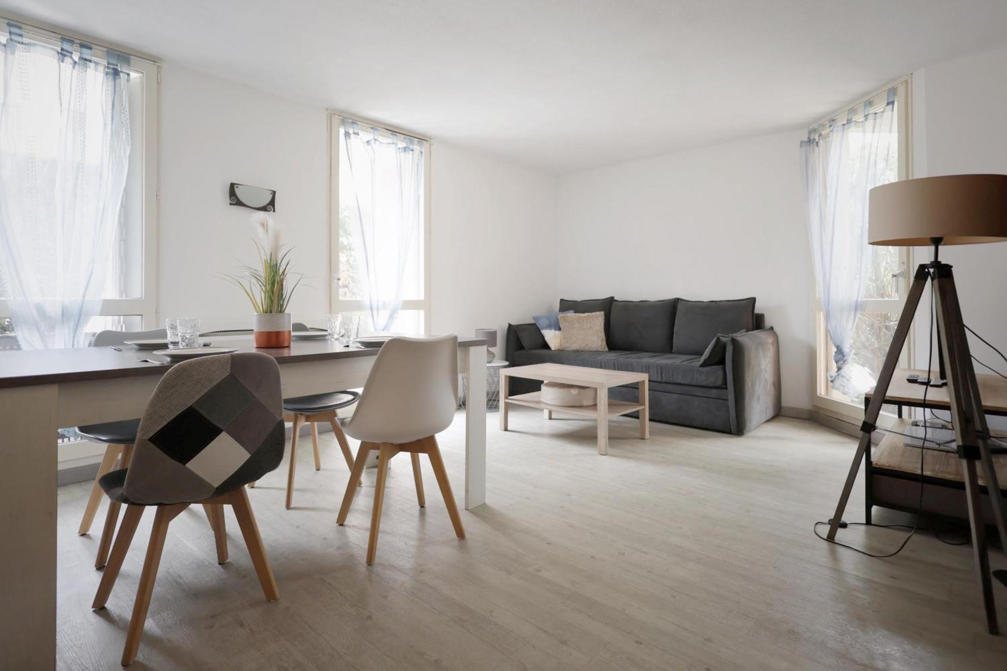 Appartement Familial Avec Jardin Ensoleille Dans La Cite Des Potiers Валлорис Экстерьер фото